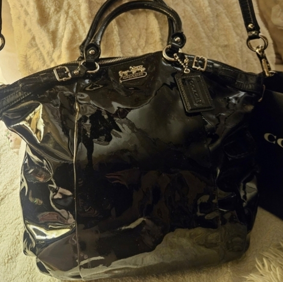 Coach Madison 2-Way Black Glass Patent Leather Satchel Handbag With Hang Tag - Picture 8 of 8